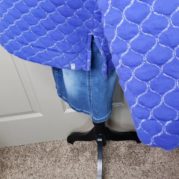 T By TALBOTS Quilted Blue Silver Zip Neck Pullover Top Size large - Picture 4 of 9